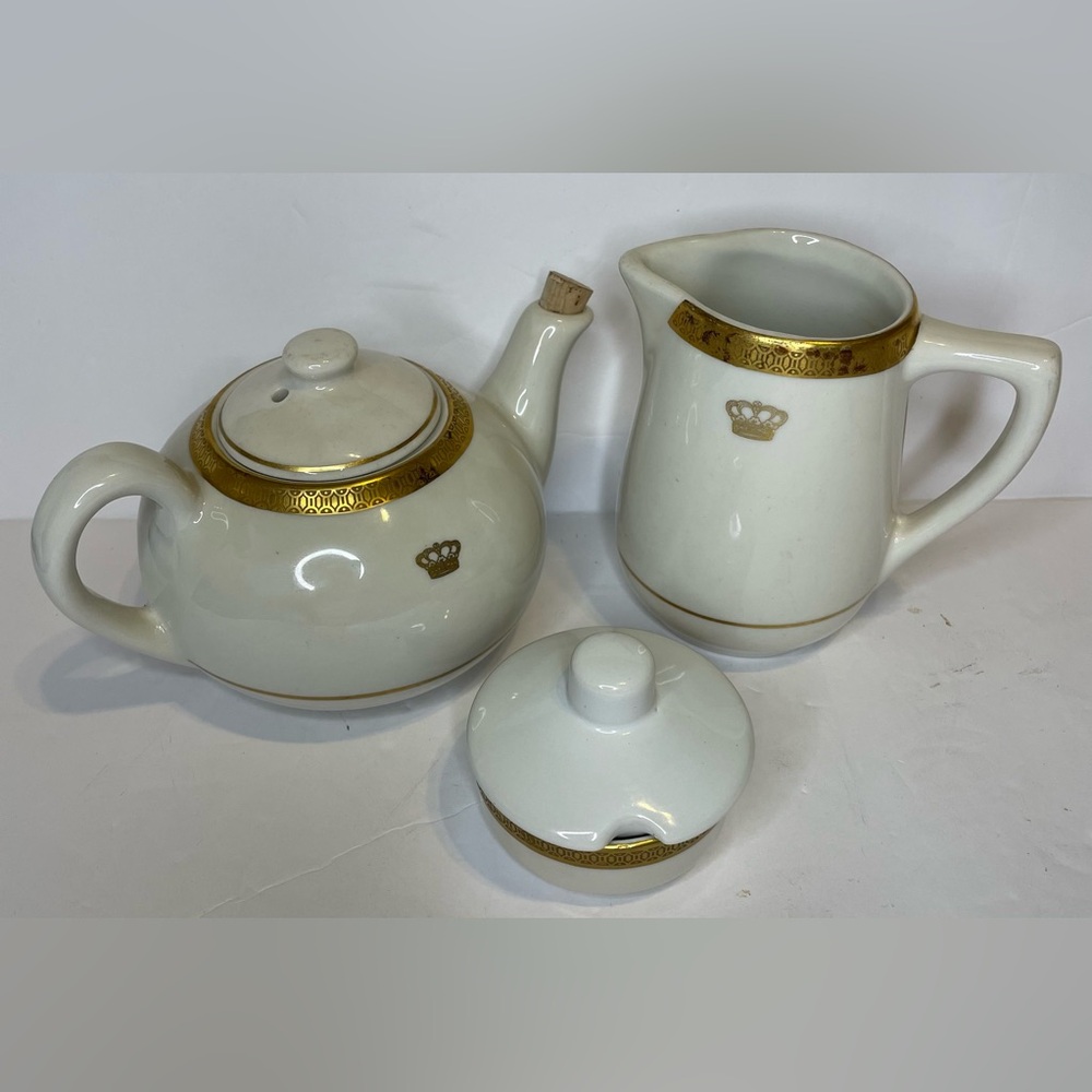 RARE - Elegant White & Gold Tea Set MAYER CHINA Helmsley Hotels Gold Royal Crown